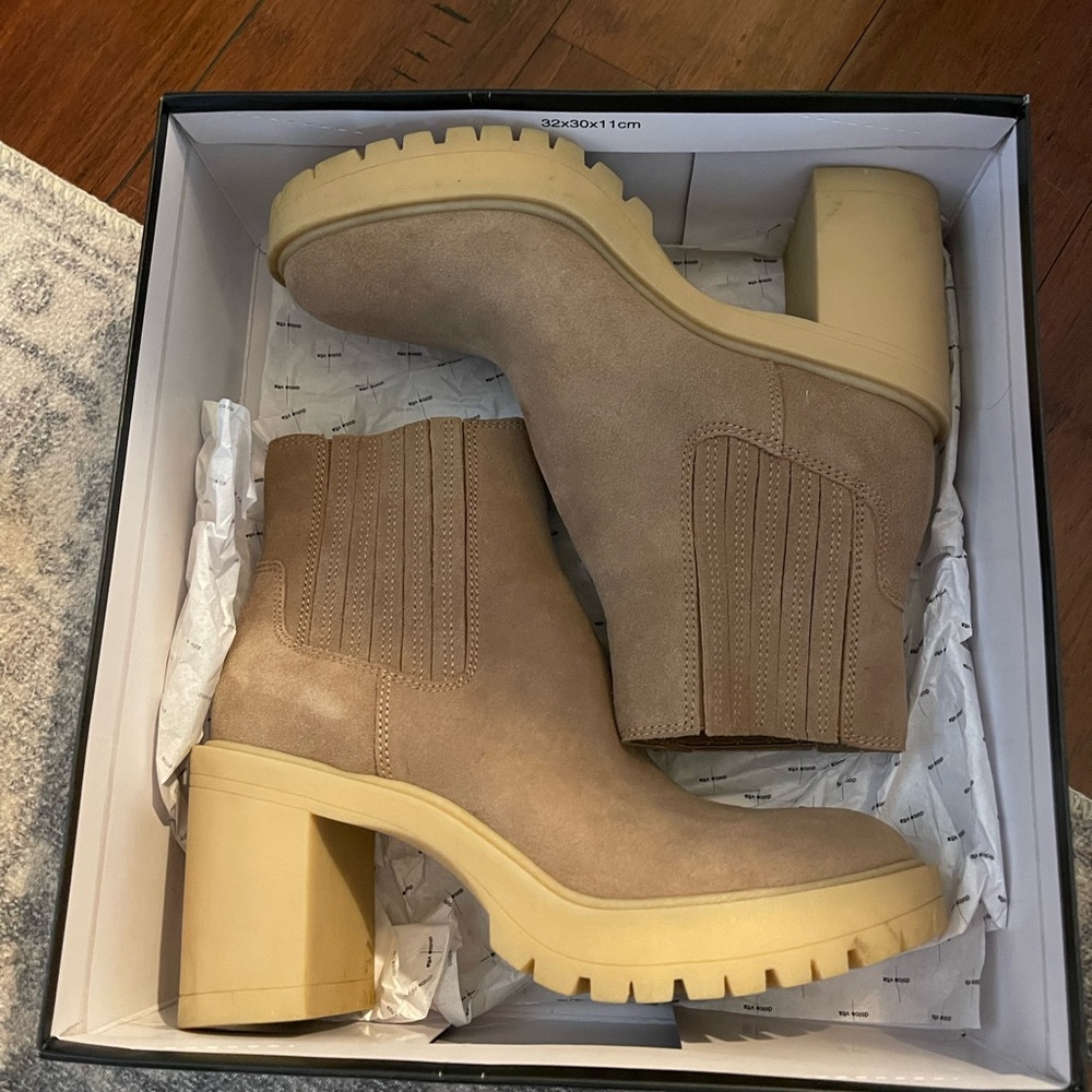 Dolce Vita Caster H2O Bootie - Picture 6 of 8